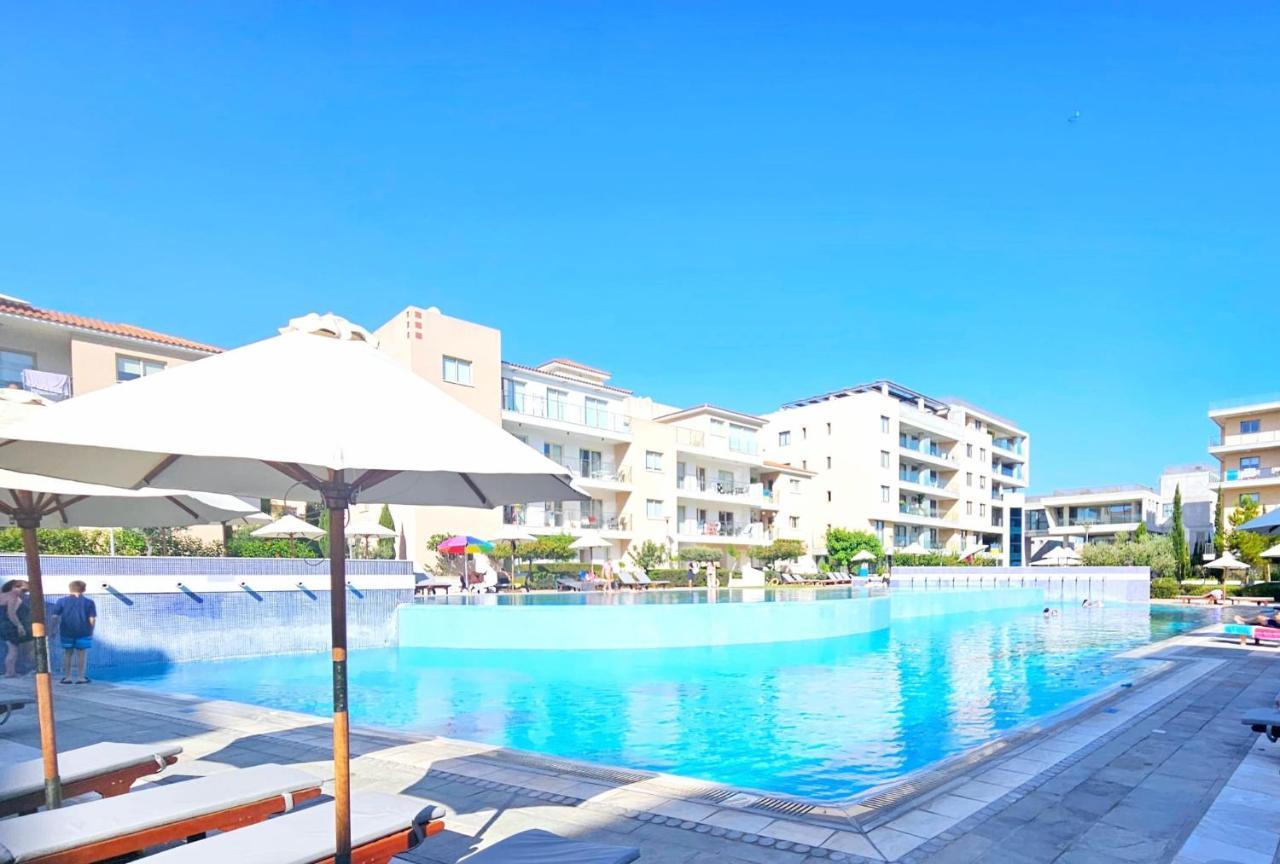 Elysia Park Apartments Paphos Exterior foto